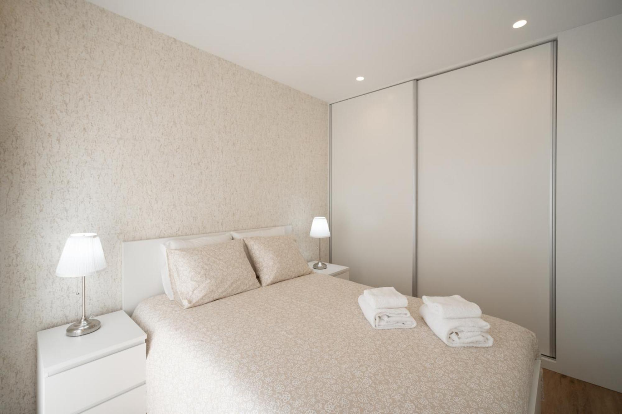 Mam Heat Apartments - Viana City Centre Виана до Кастело Екстериор снимка