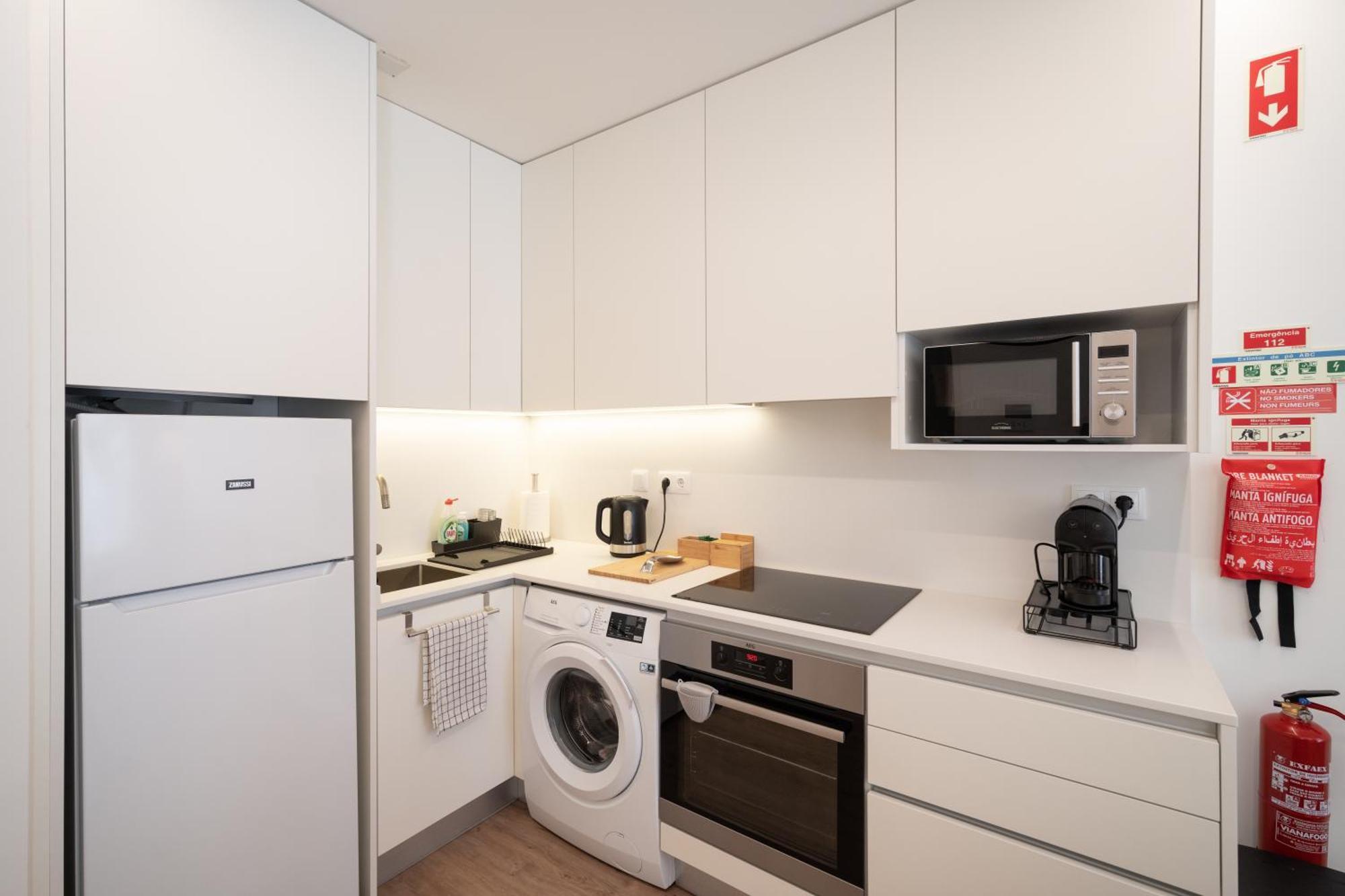 Mam Heat Apartments - Viana City Centre Виана до Кастело Екстериор снимка