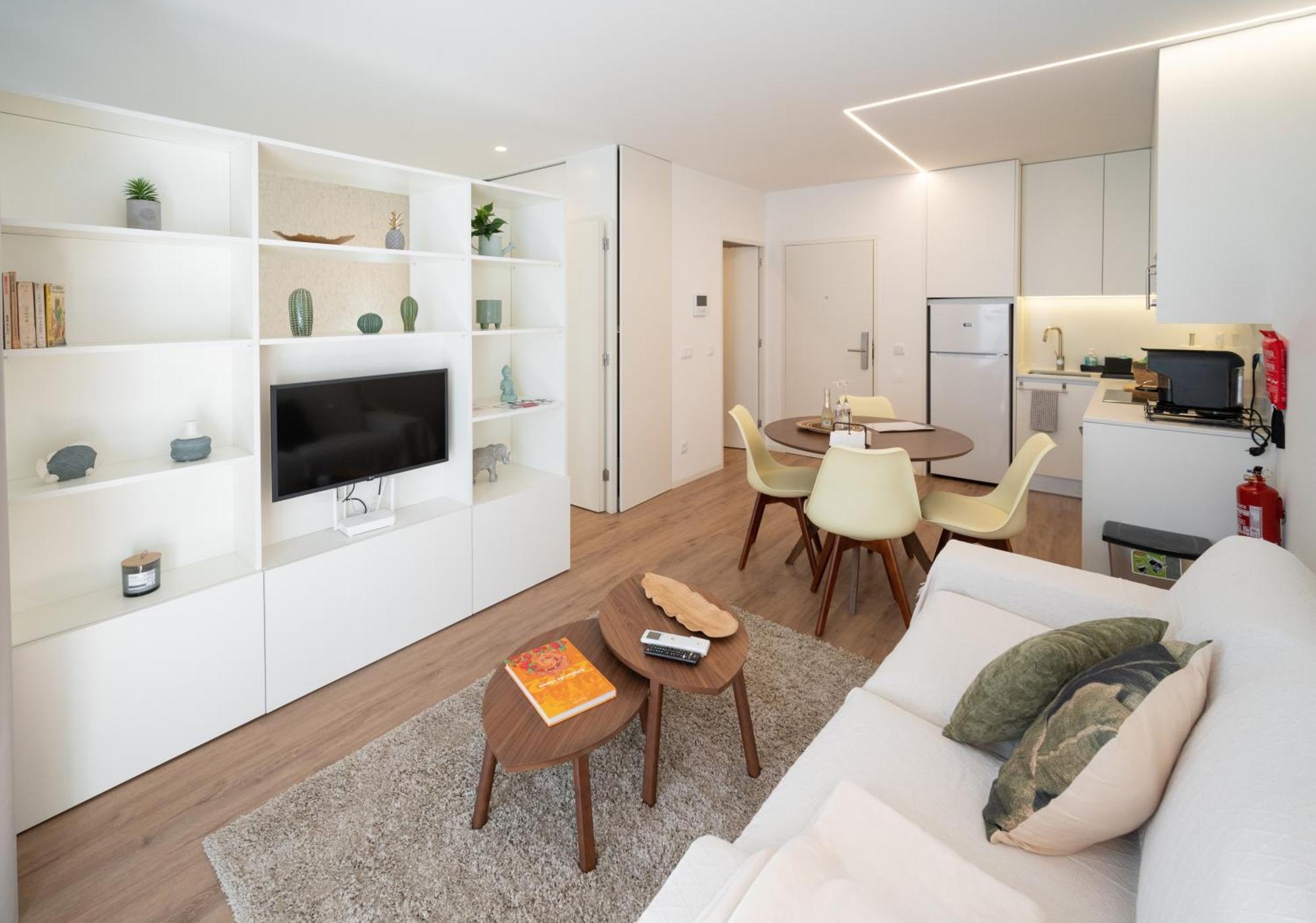Mam Heat Apartments - Viana City Centre Виана до Кастело Екстериор снимка